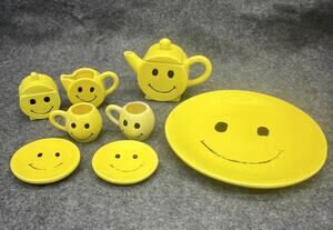 Vintage 1997 Young’s Inc Smiley Face Yellow Ceramic Miniature Teapot Set & Plate